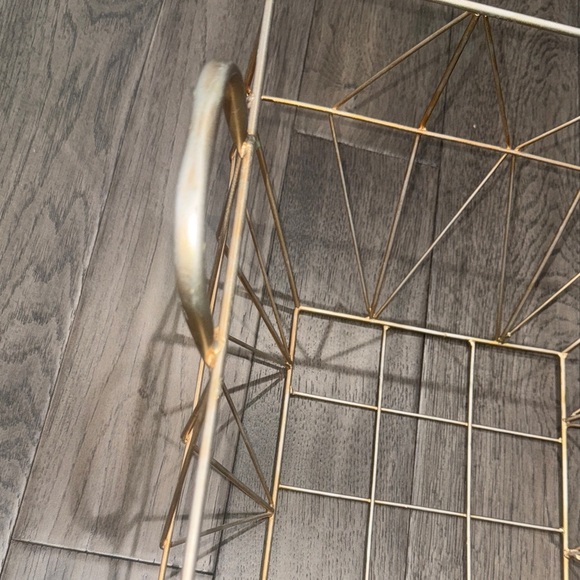 Gold and silver rustic like Wire Storage Basket - Picture 2 of 10